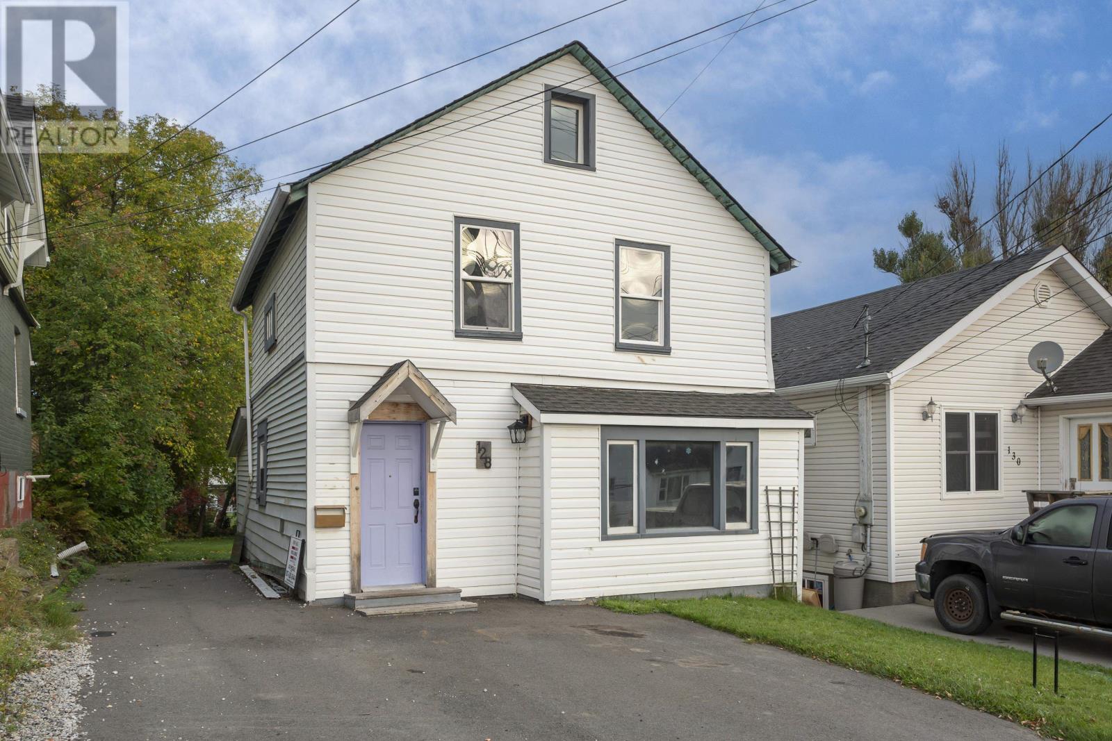 128 High St N, Thunder Bay, ON P7A 5R4