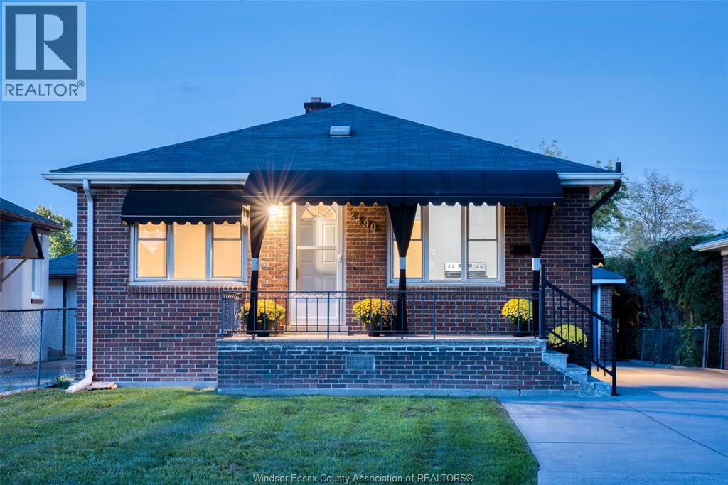 2490 Meldrum Rd, Windsor, ON N8W 4E8