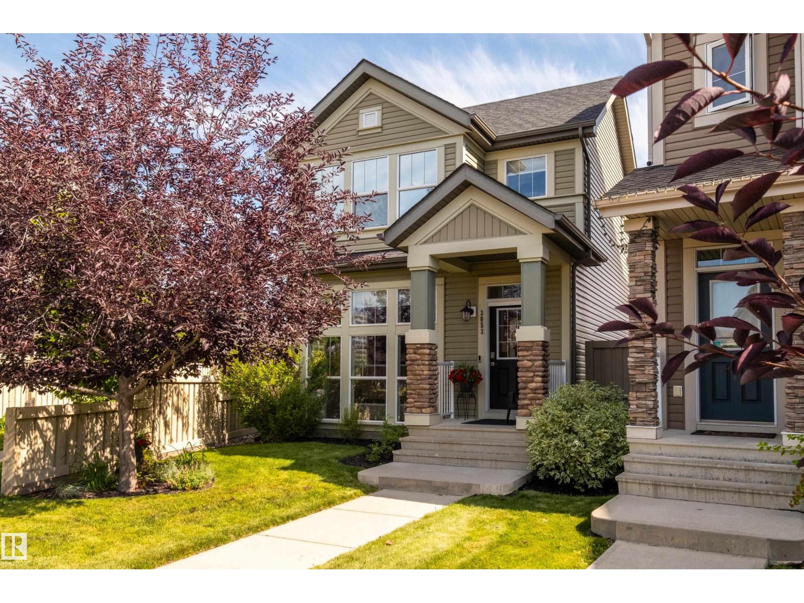 3053 Arthurs Cr SW, Edmonton, AB T6W 2H8