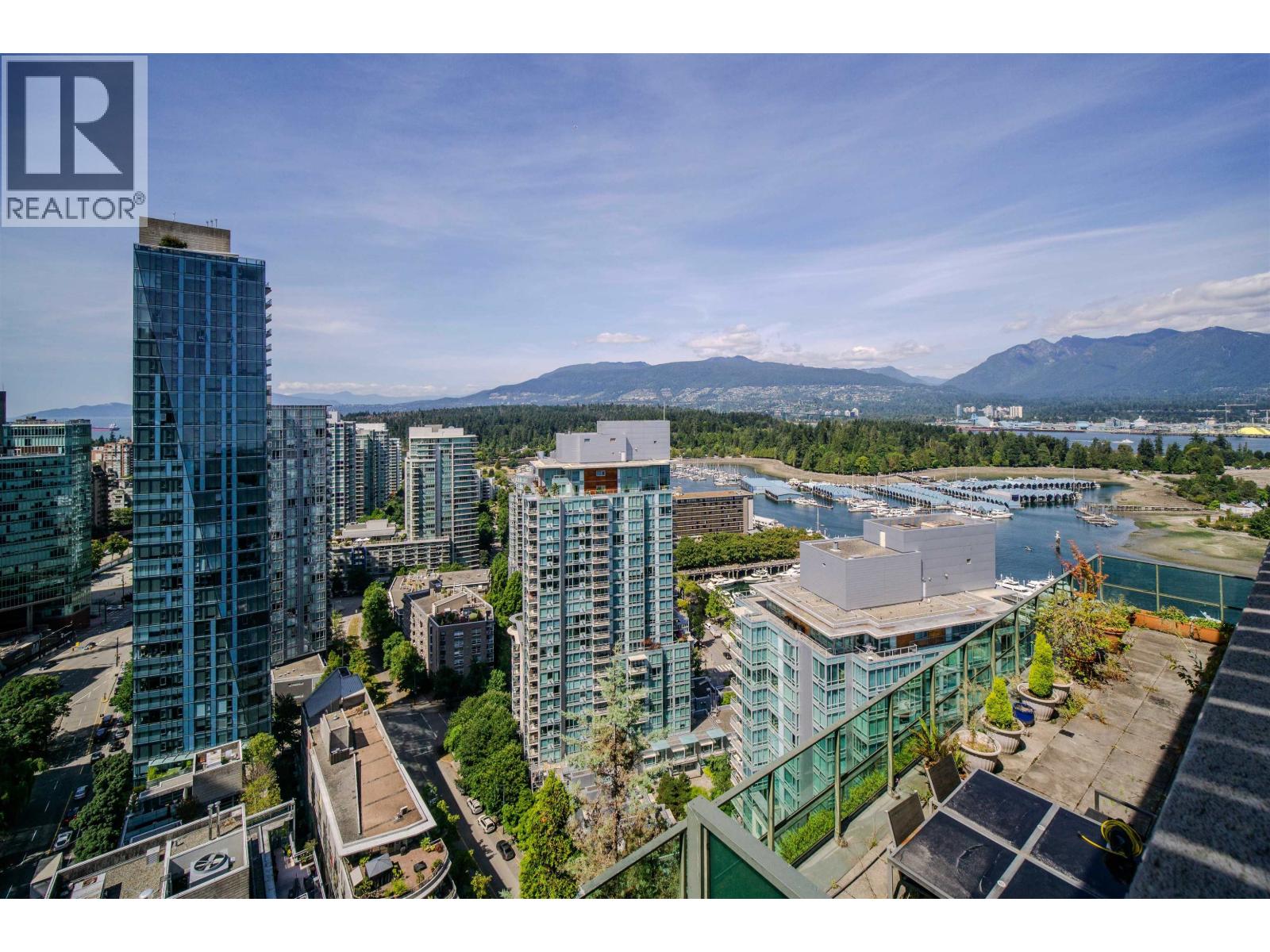 588 Broughton Street Unit 302, Vancouver, BC V6G 3E3
