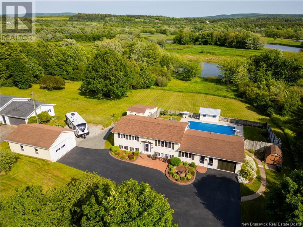 1496 Main St, Hampton, NB E5N 6H1