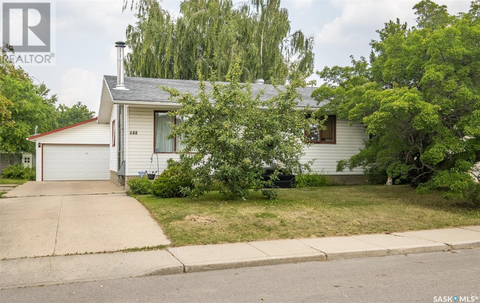 488 Bennett Dr, Prince Albert, SK S6V 6H6