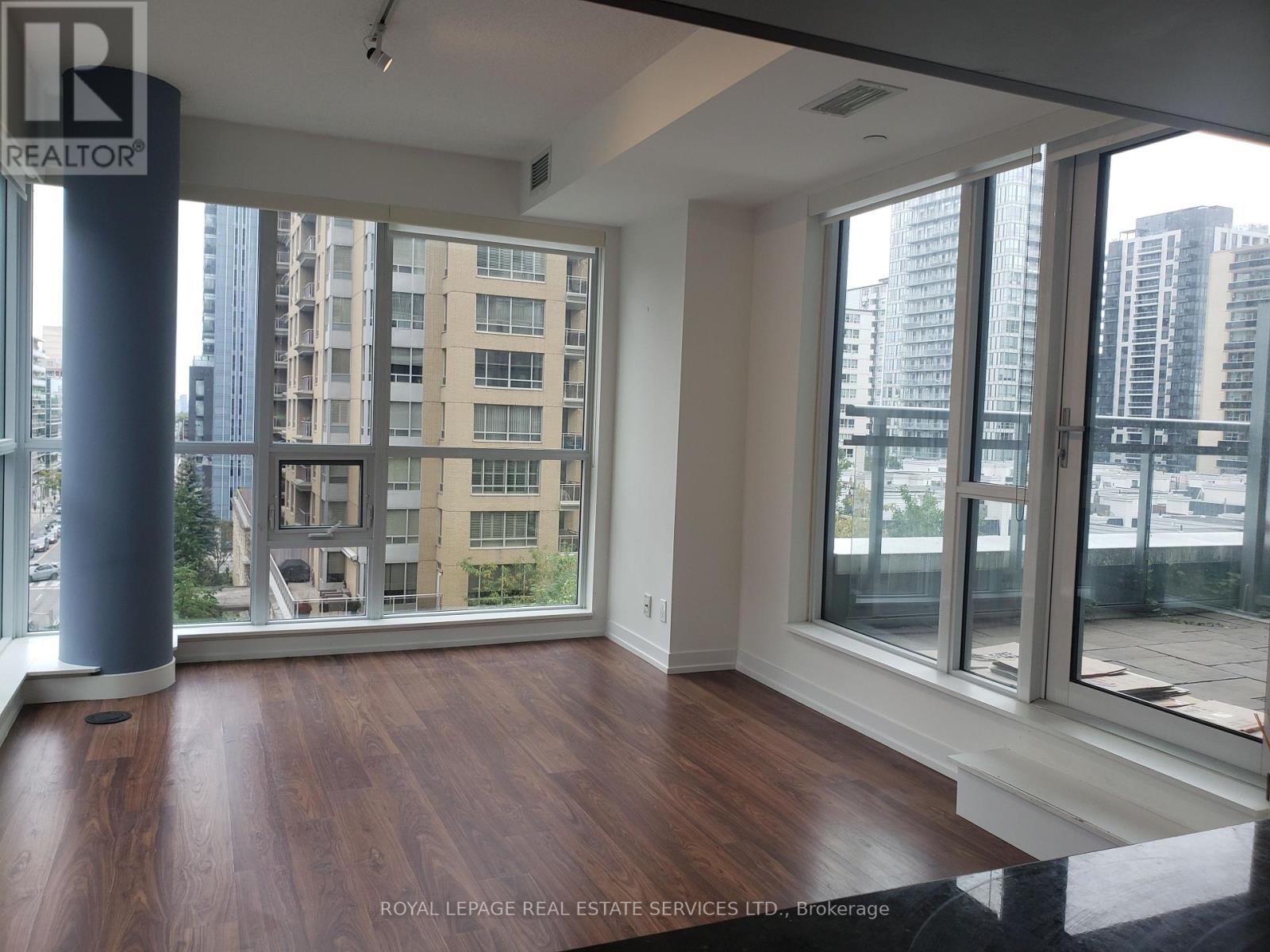 520 98 Lillian St, Toronto, ON M4S 0A5