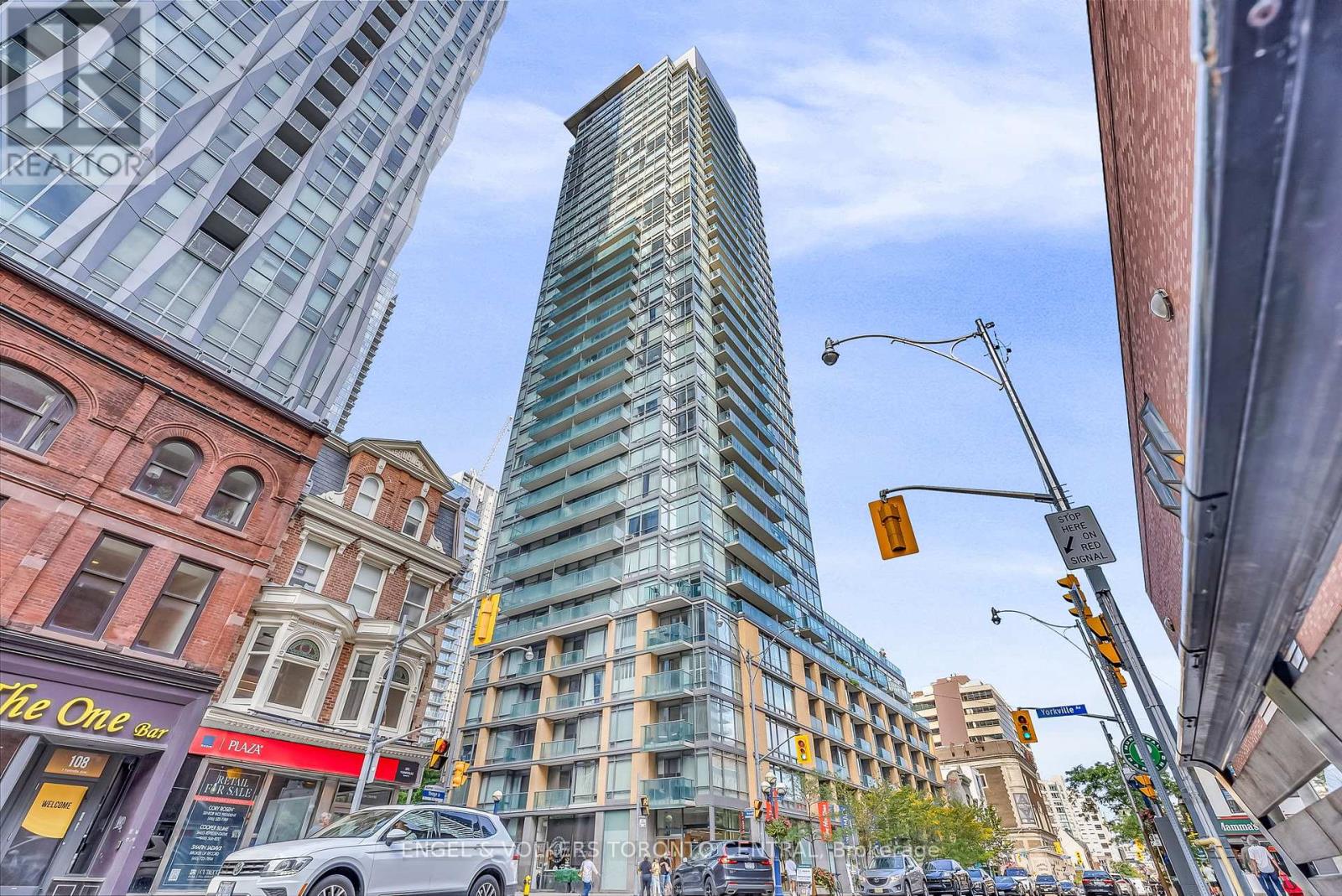 306 18 Yorkville Ave, Toronto, ON M4W 3Y8