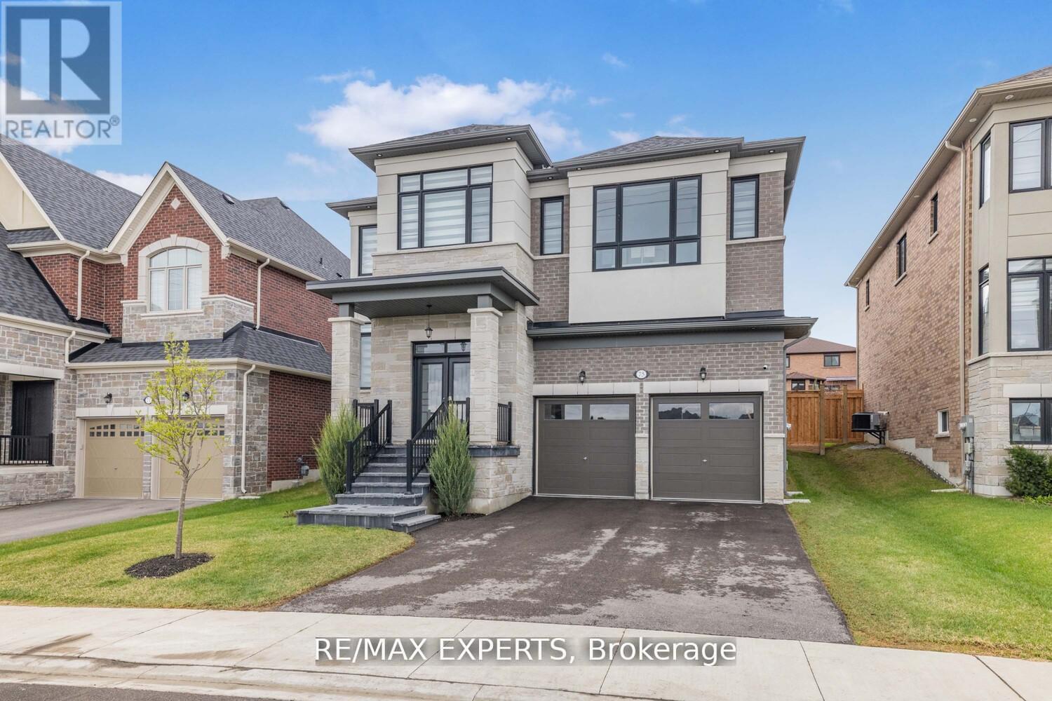 75 Bethpage Cres, Newmarket, ON L3X 1B8