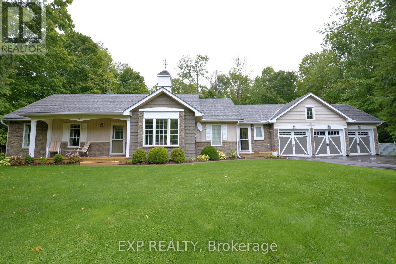 220 Gilwood Park Dr, Penetanguishene, ON L9M 1Z6