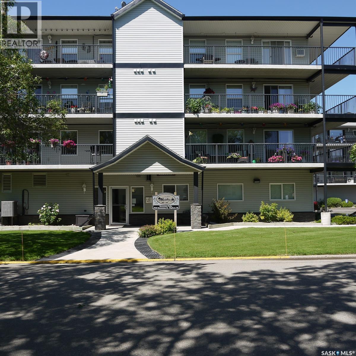 505 Bannerman Street Unit 306, Weyburn, SK S4H 1V5