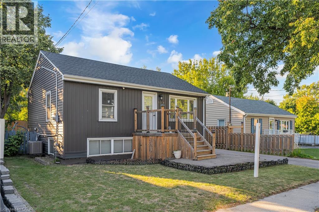 318 E 43rd St, Hamilton, ON L8T 3C7