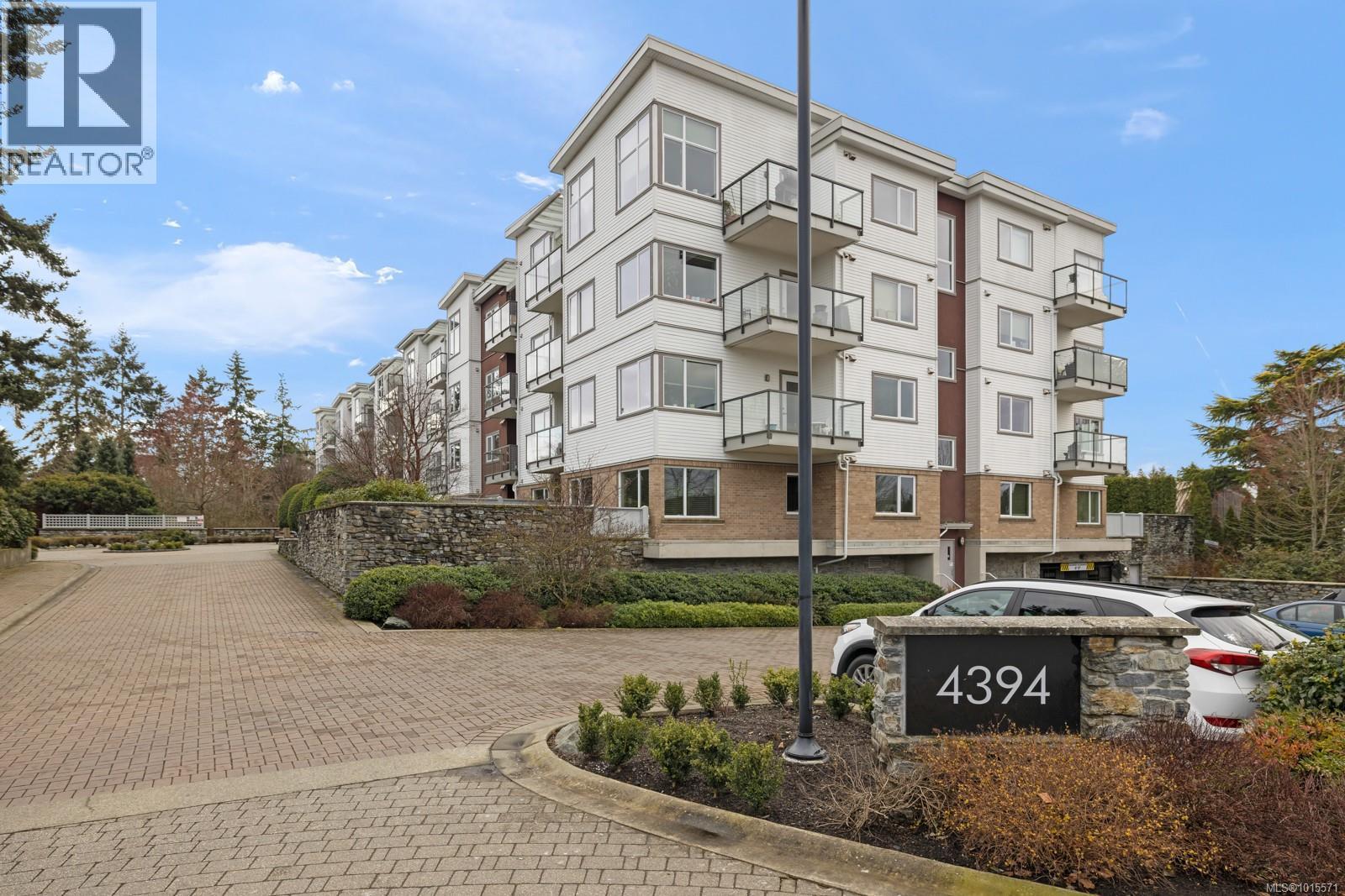 4394 W Saanich Rd Unit 310 Rd, Saanich, BC V8Z 3E9