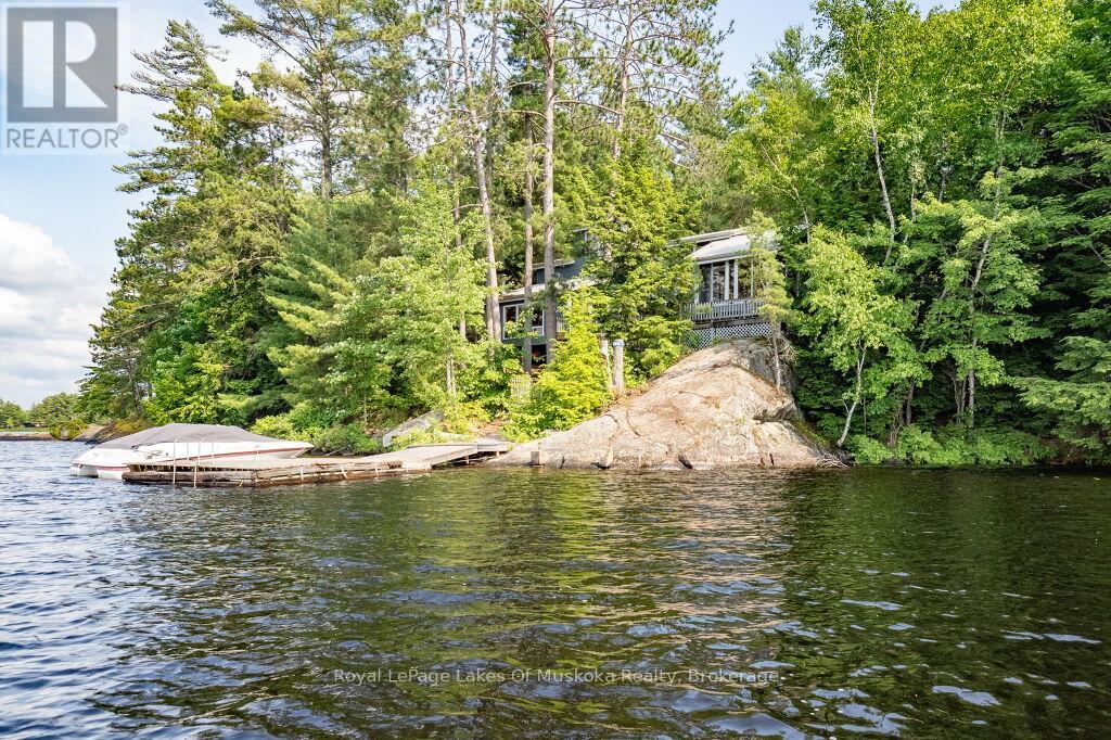 3 Island 15kl, Gravenhurst, ON P0E 1G0