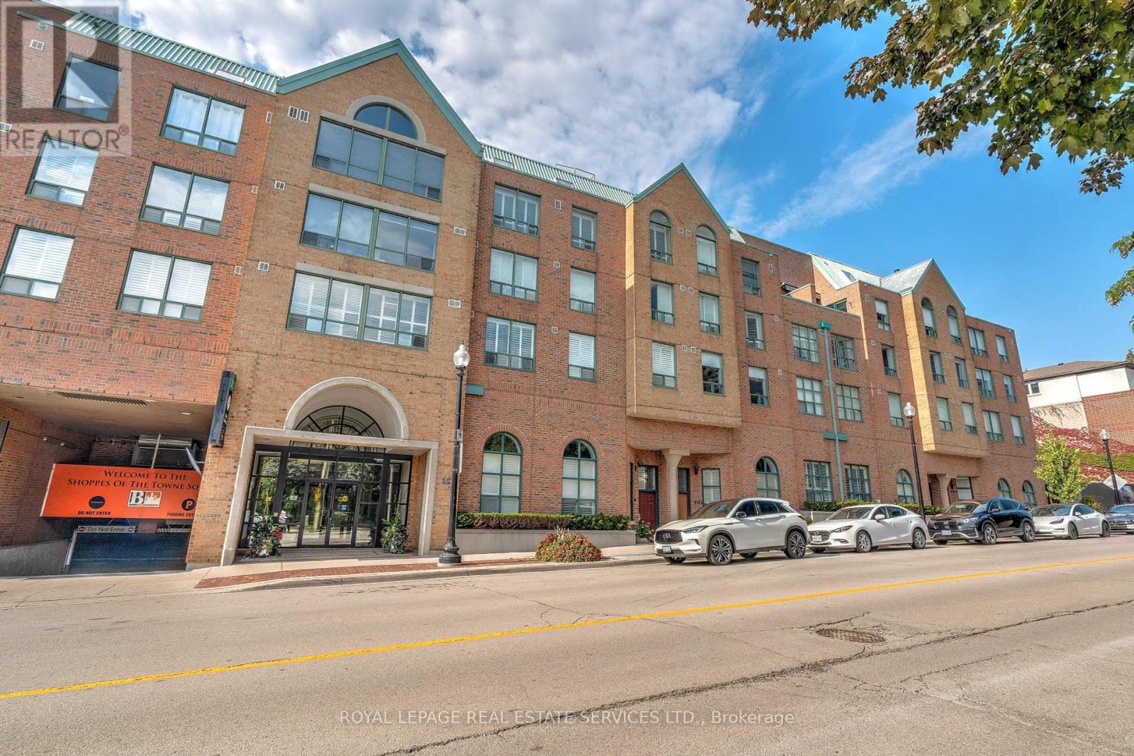 221 Robinson St Ph8 St, Oakville, ON L6J 7N9