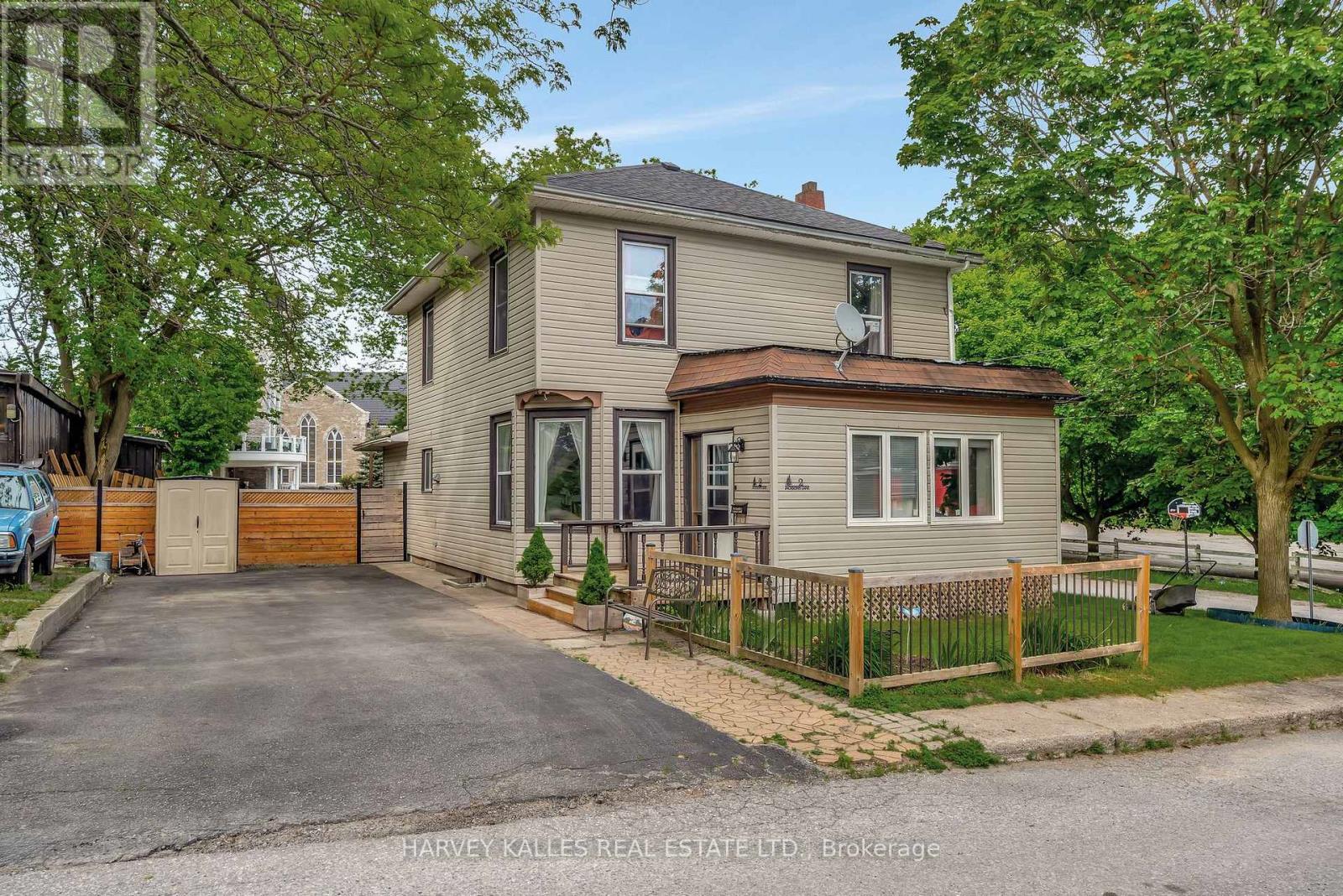 2 Jacksons Ln, Prince Edward County Picton Ward, ON K0K 2T0
