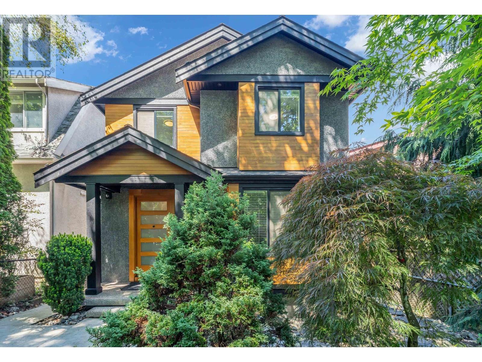 3721 W 16th Ave, Vancouver, BC V6R 3C5