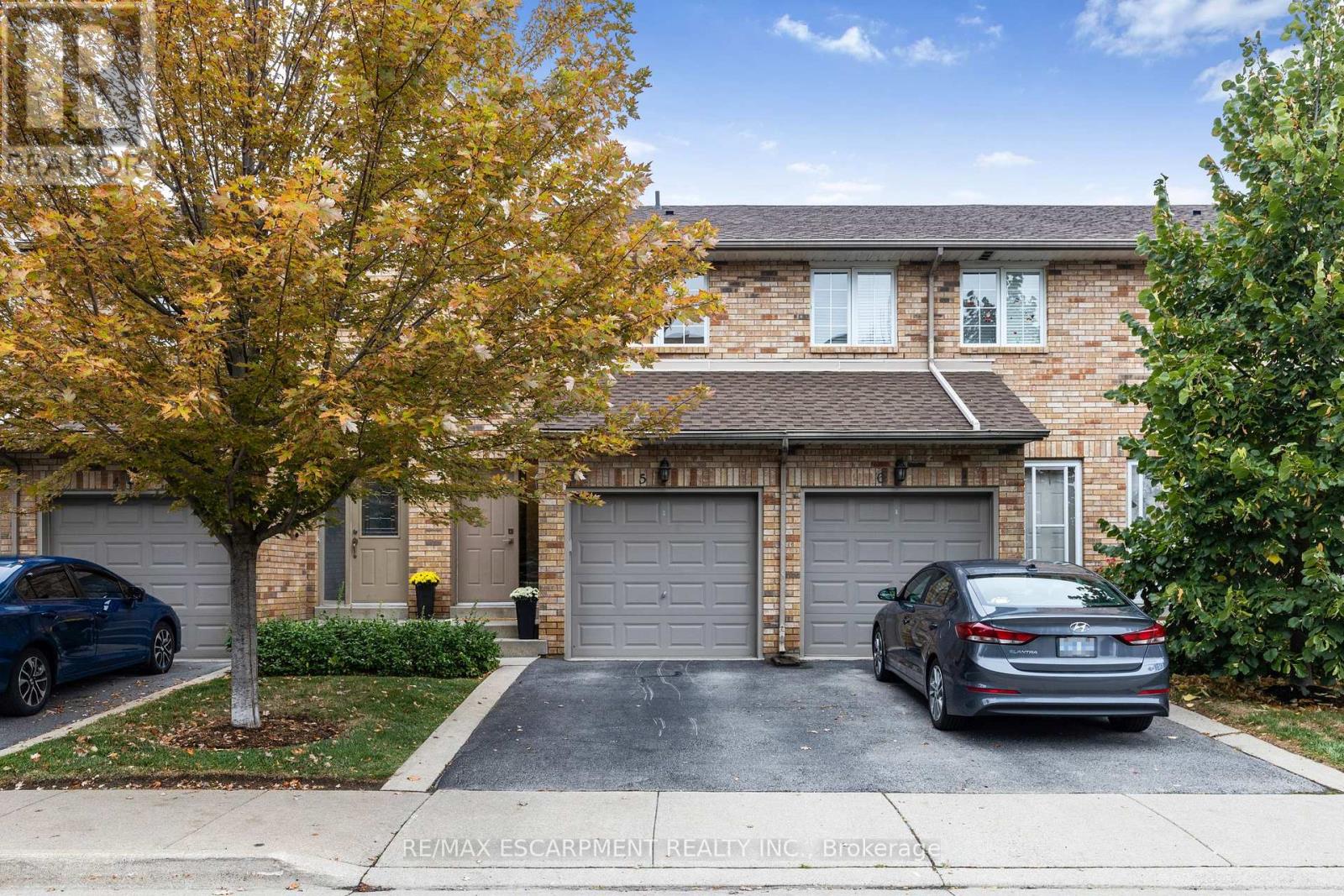 5 2015 Cleaver Ave, Burlington, ON L7M 4J7