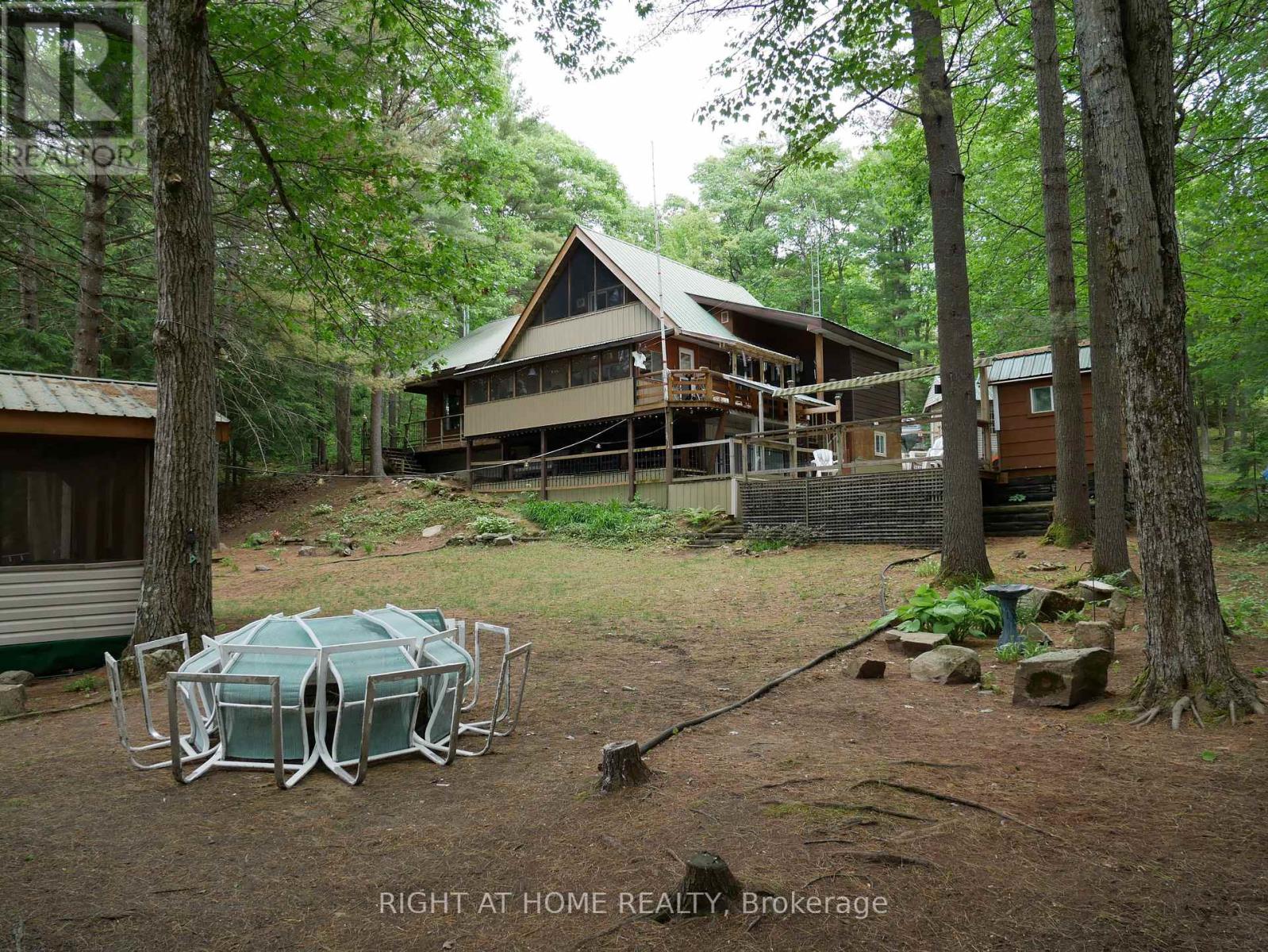 1130 Towering Oaks Trl W, Minden Hills, ON K0M 2L0