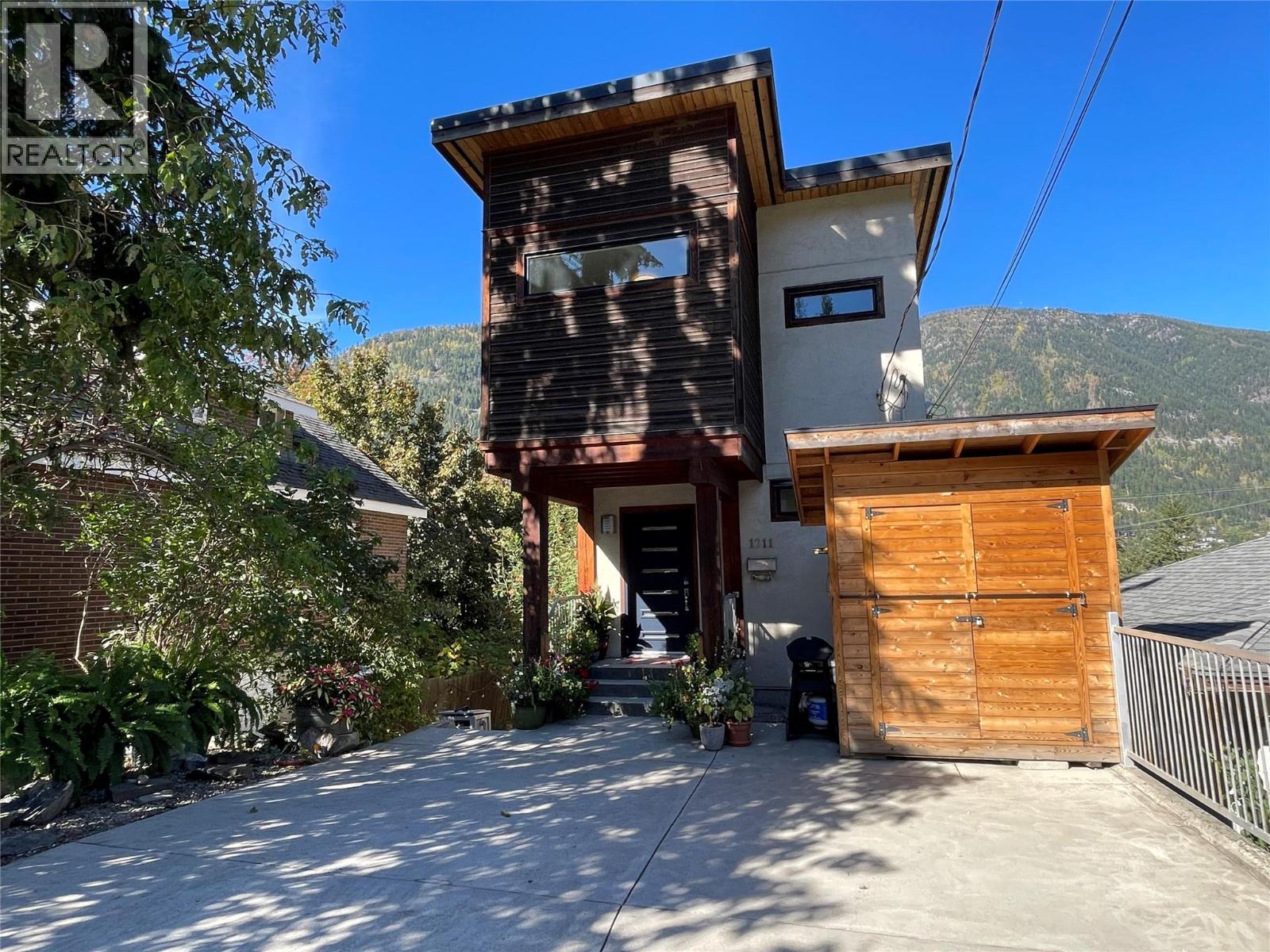 1211 Front St, Nelson, BC V1L 4C1