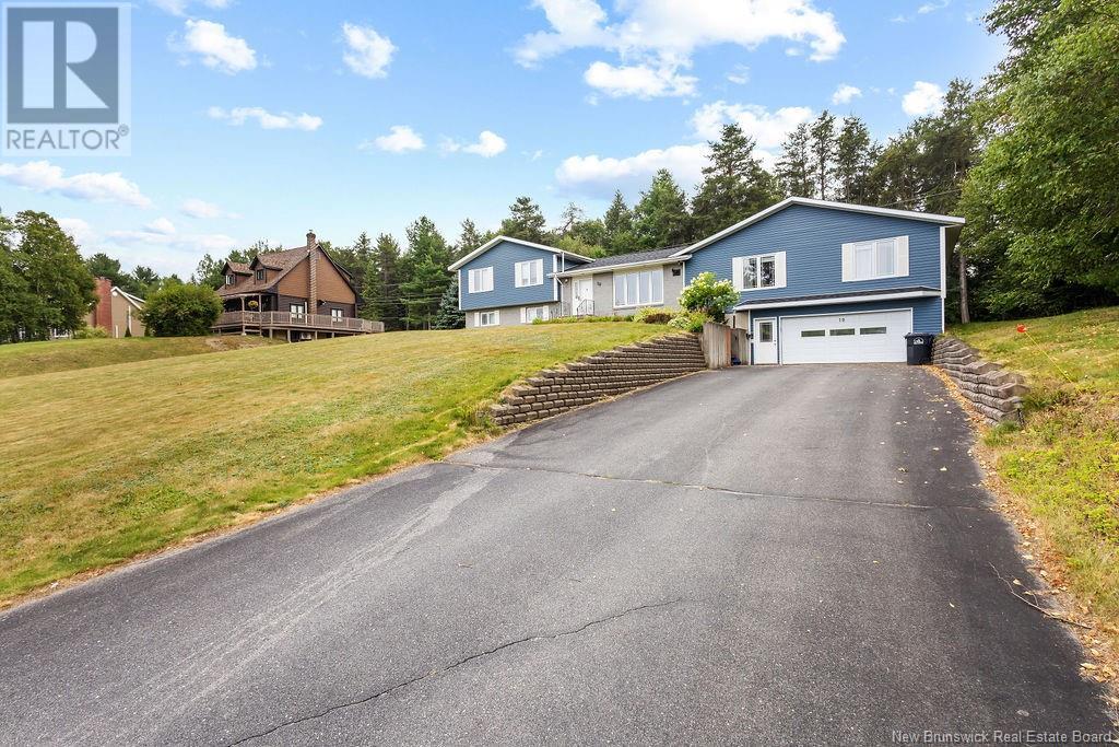 10 Cedar St, Miramichi, NB E1N 3M8