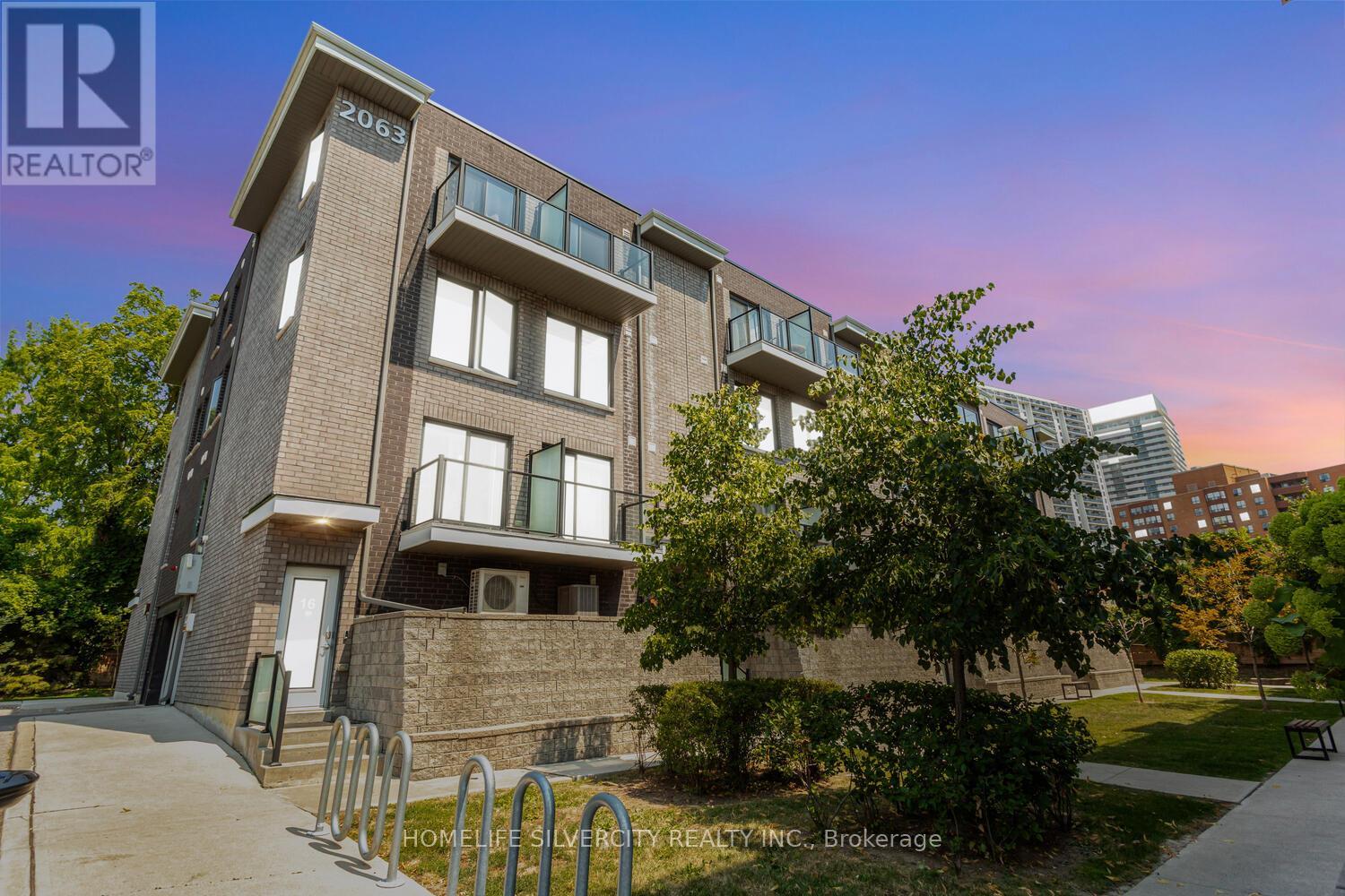 15 2063 Weston Rd, Toronto, ON M9N 1X7