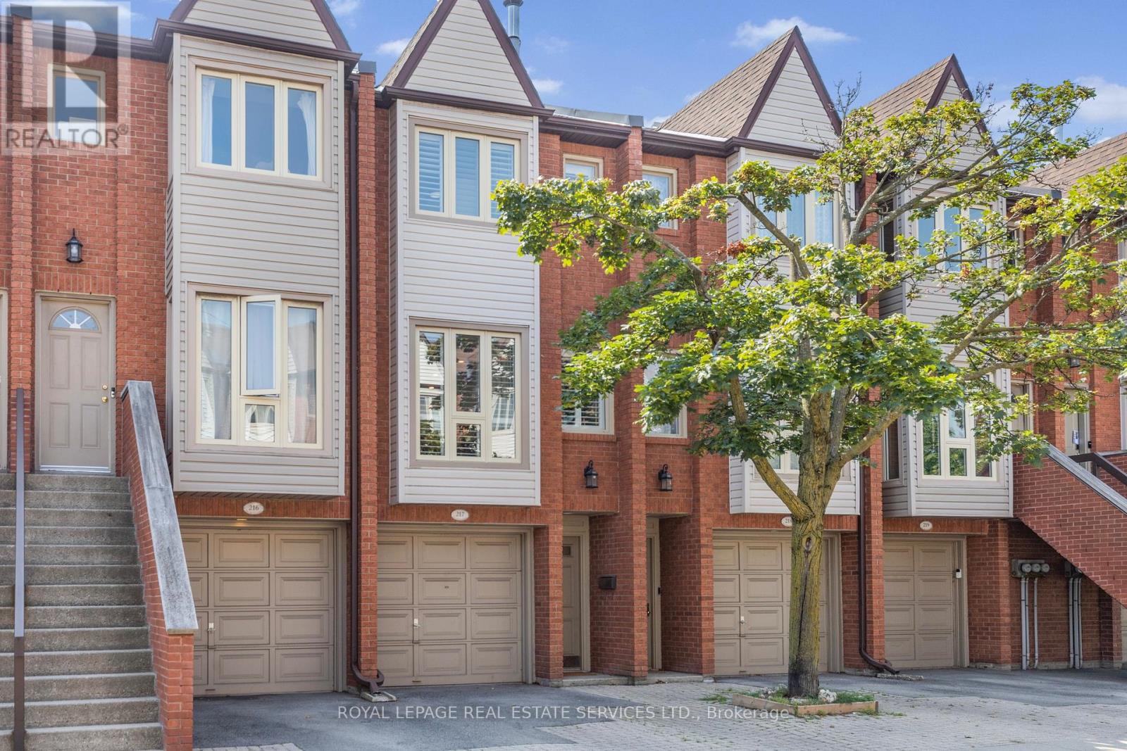 217 895 Maple Ave, Burlington, ON L7S 2H7