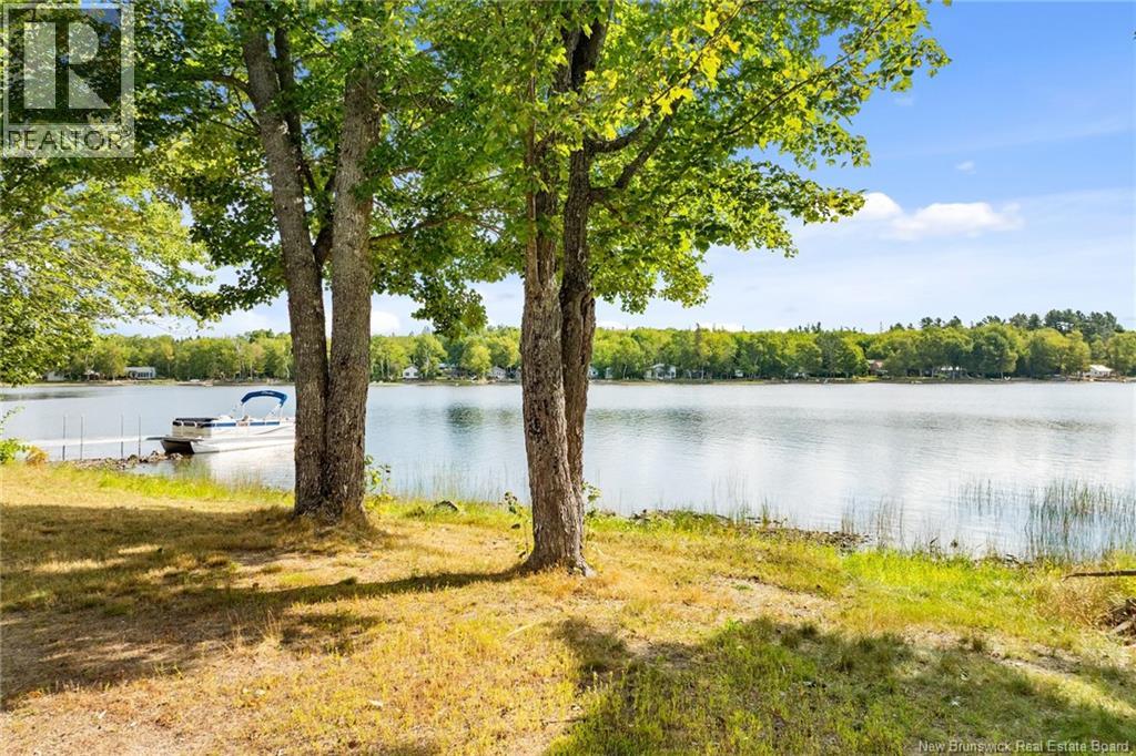 52 Loon Ln, Lake George, NB E6K 3J1