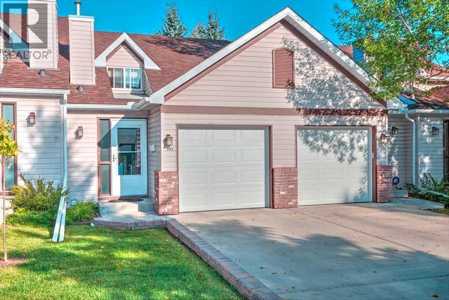 147 Somervale Park SW, Calgary, AB T2Y 3J4