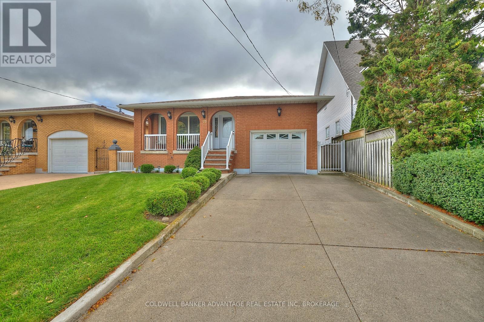 27 Quinn Ave, Hamilton, ON L8W 1K4
