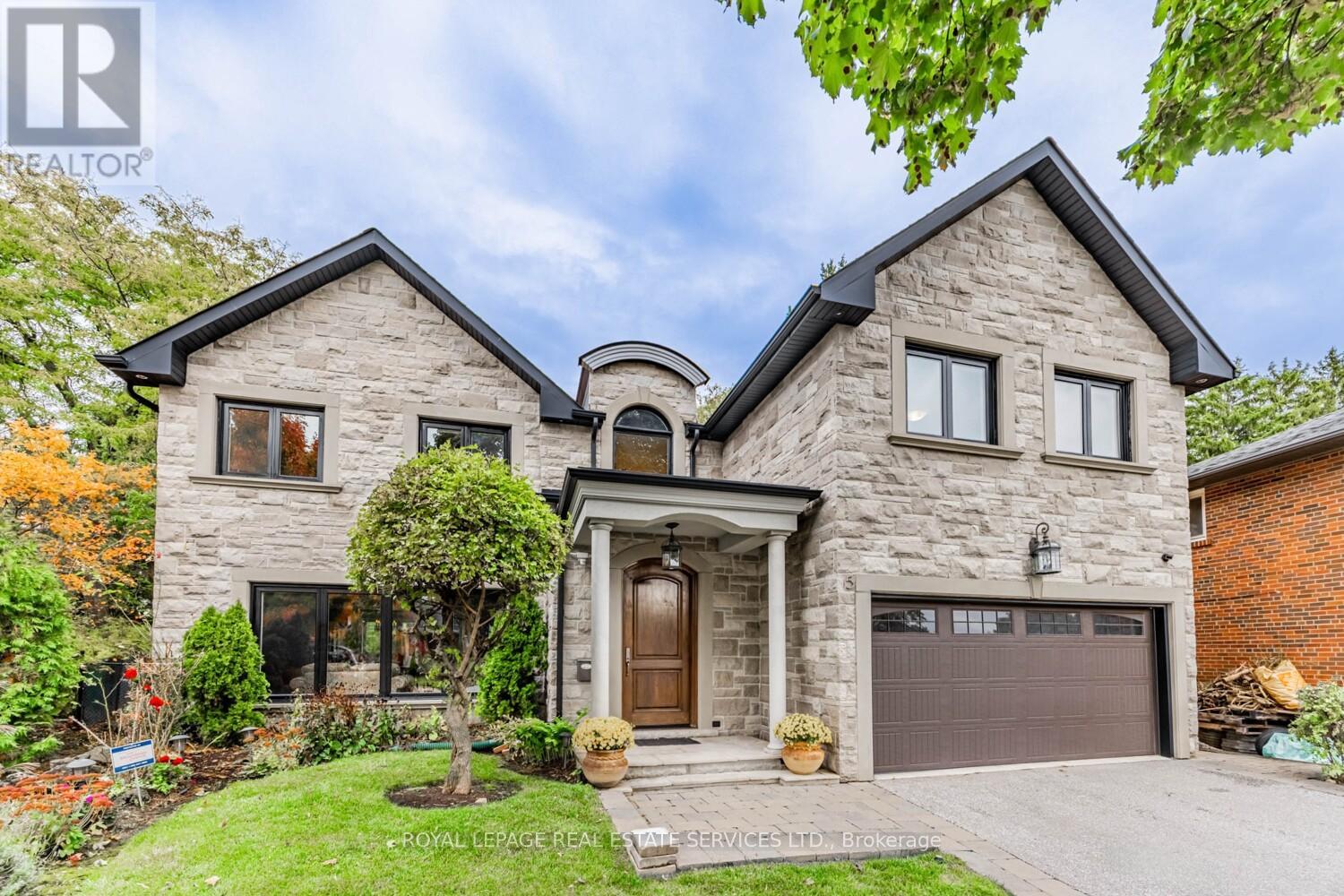 5 Harrowby Ct, Toronto Princess-rosethorn, ON M9B 3H3