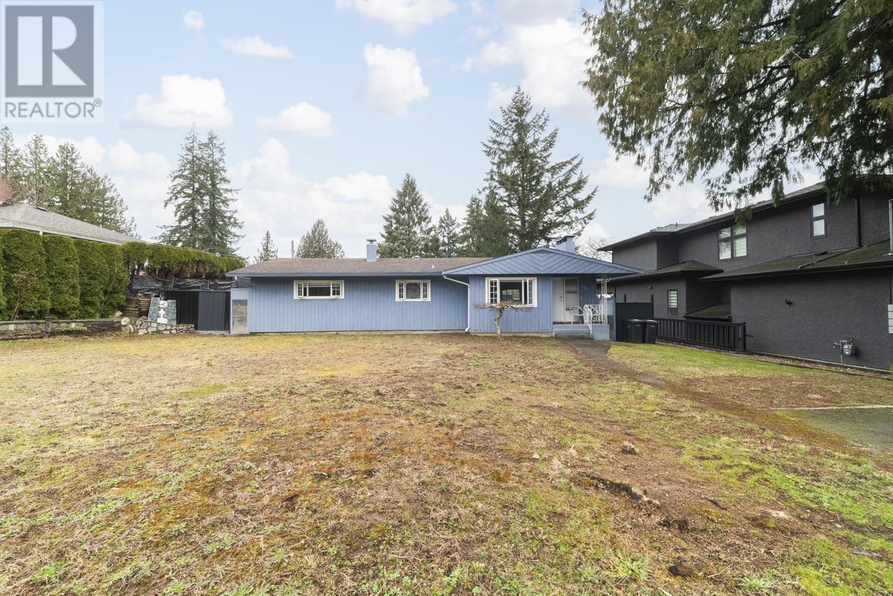 761 Cottonwood Ave, Coquitlam, BC V3J 2S8