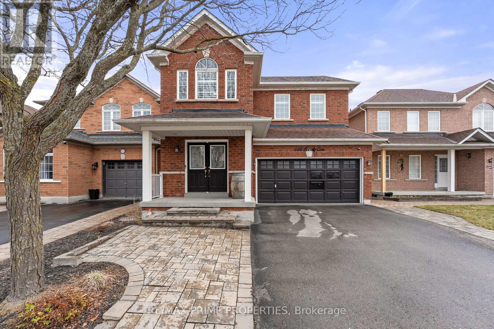 648 Society Cres, Newmarket, ON L3X 2V8