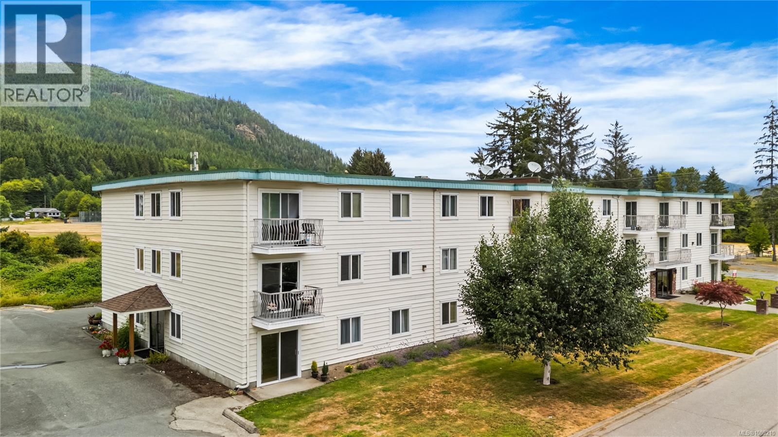 611 Macmillan Dr Unit 305 Dr, Sayward, BC V0N 1A0