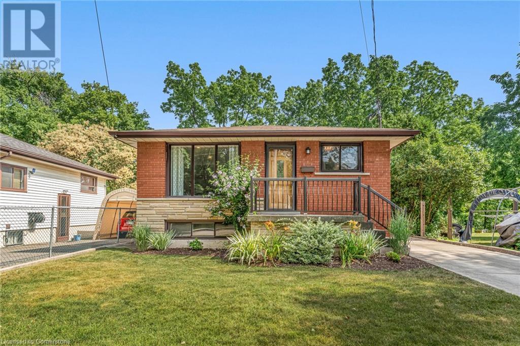 323 Hixon Rd, Hamilton, ON L8K 2C8