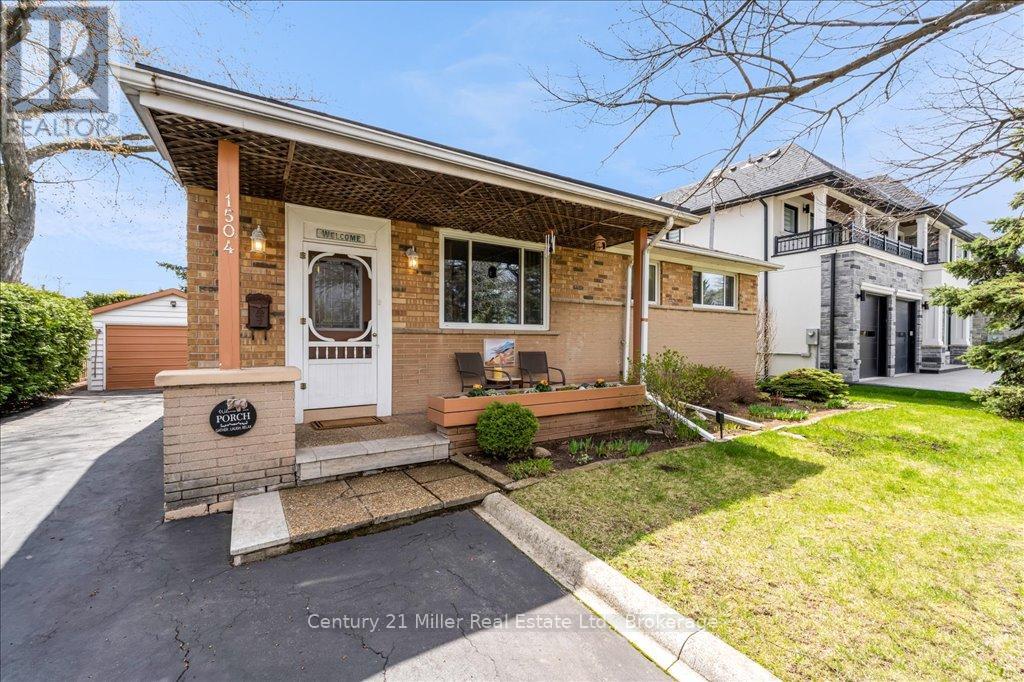 1504 Bridge Rd, Oakville, ON L6L 2E3