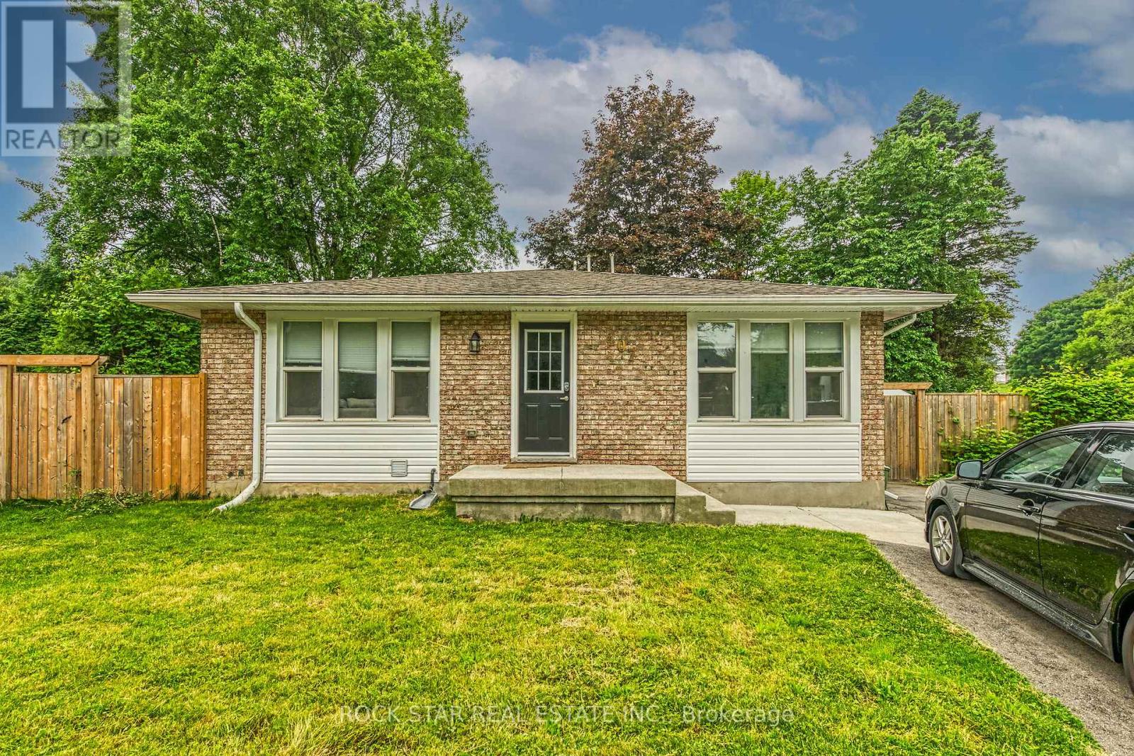 407 Castlegrove Pl, London, ON N6G 1L1