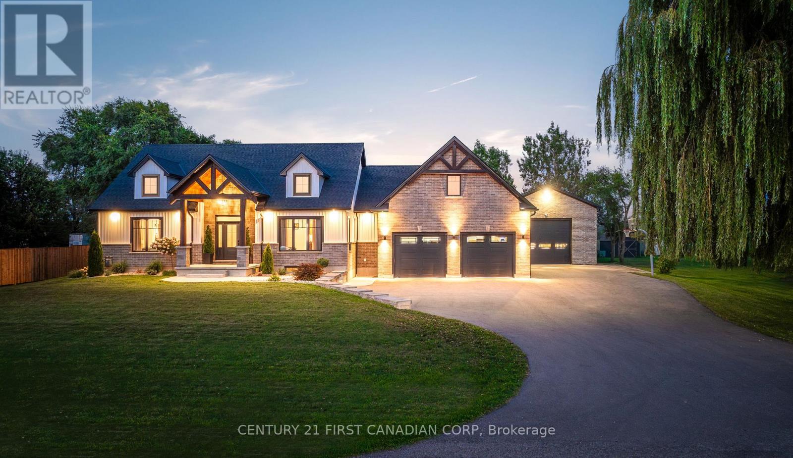 8848 Walker Rd, Malahide, ON N5H 2R1