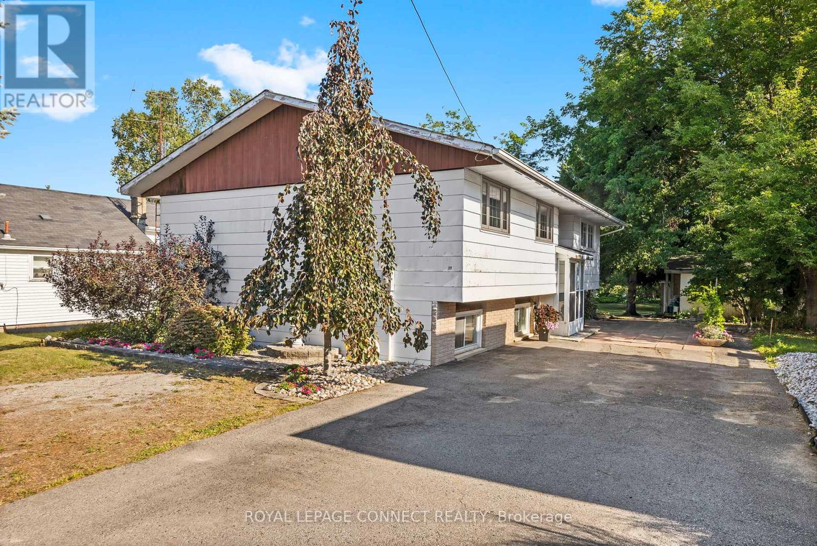 35 Lawson Rd, Clarington, ON L1E 2K3