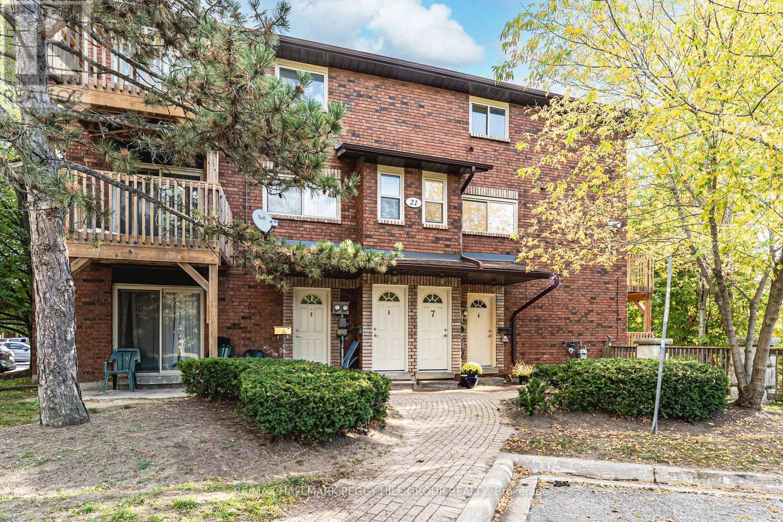 7 21 Evergreen Ct, Barrie, ON L4N 6W8