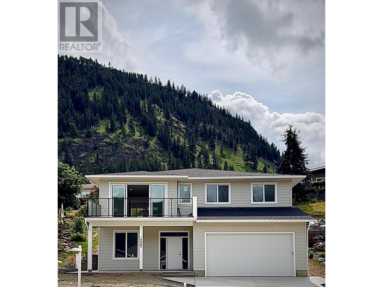1225 Montgomery Pl, Chase, BC V0E 1M0
