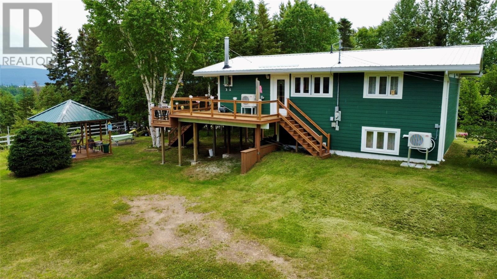 17 Mountainview Pl, Deer Lake, NL A8A 3J7