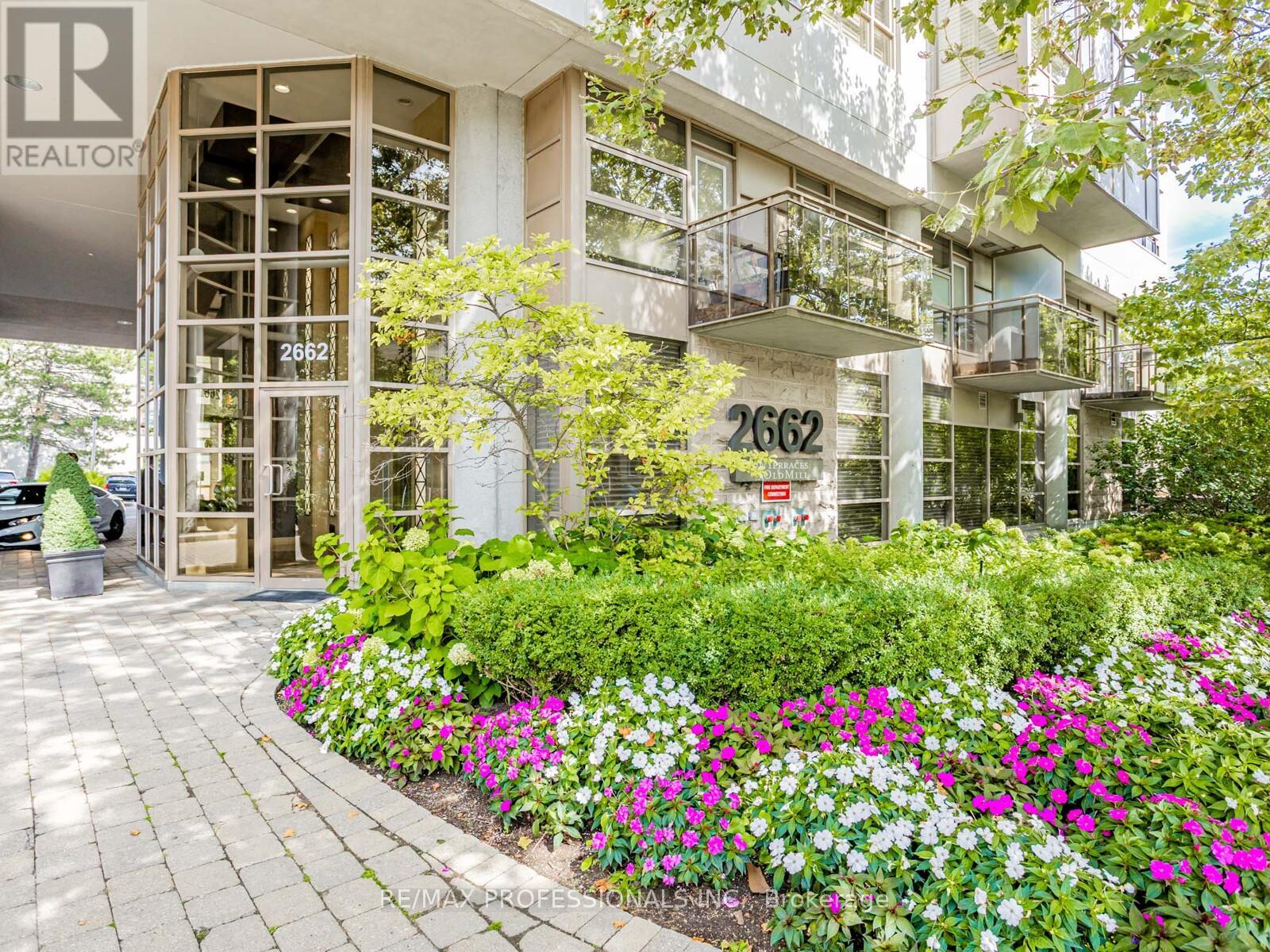 802 2662 Bloor St W, Toronto, ON M8X 2Z7