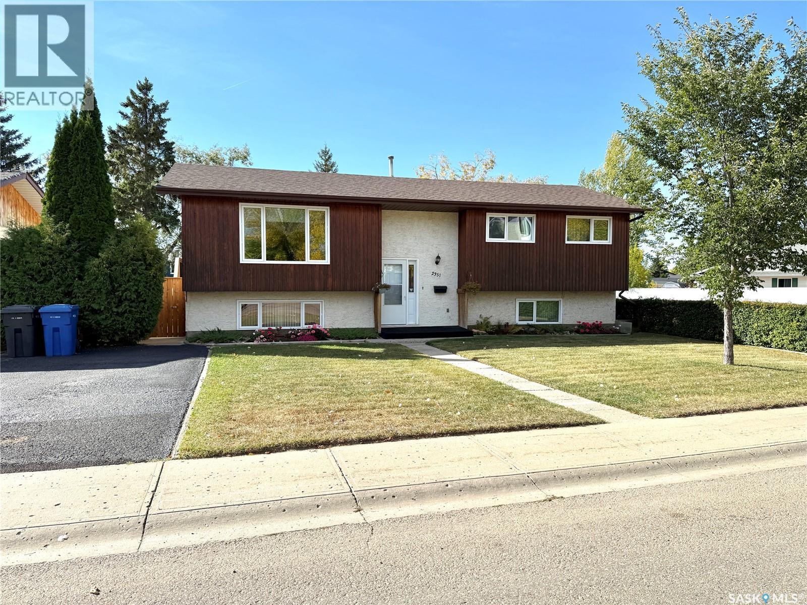 2351 Kildeer Dr, North Battleford, SK S9A 3T4