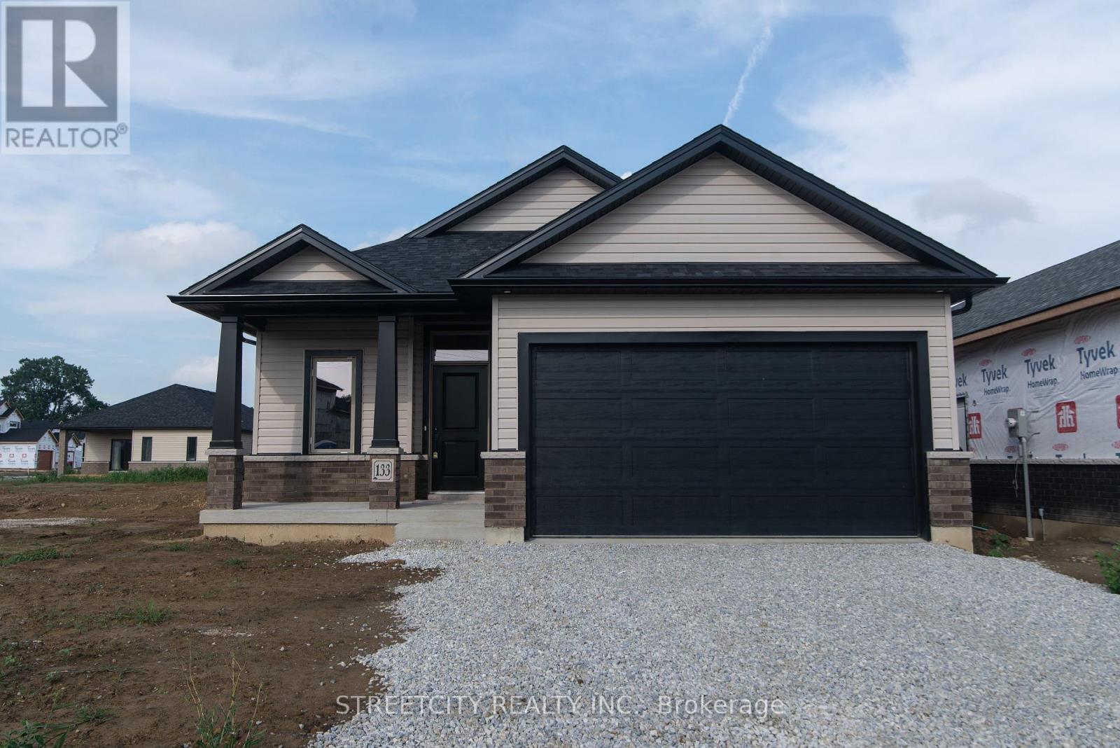 133 Cabot Trl, Chatham-kent Chatham, ON N7L 0G5