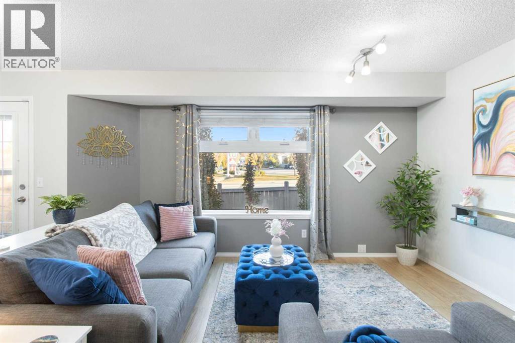 206 Mt Aberdeen Mnr SE, Calgary, AB T2Z 3N8