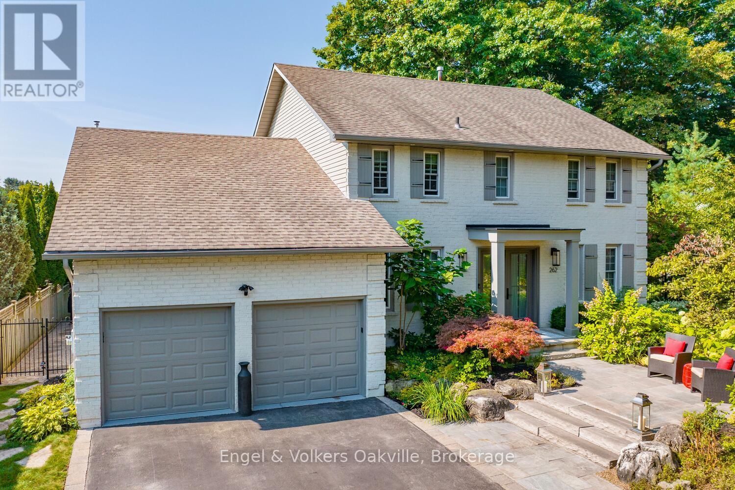 262 Vinova Ct, Oakville, ON L6L 5X1