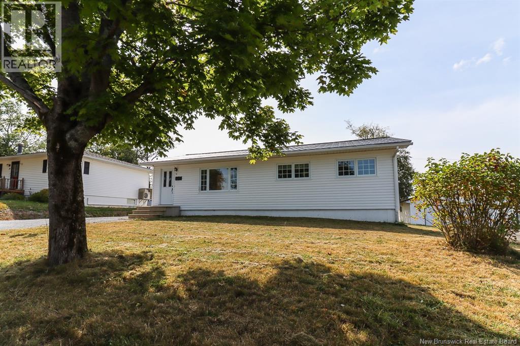 12 Alpine St, Saint John, NB E2J 2X2