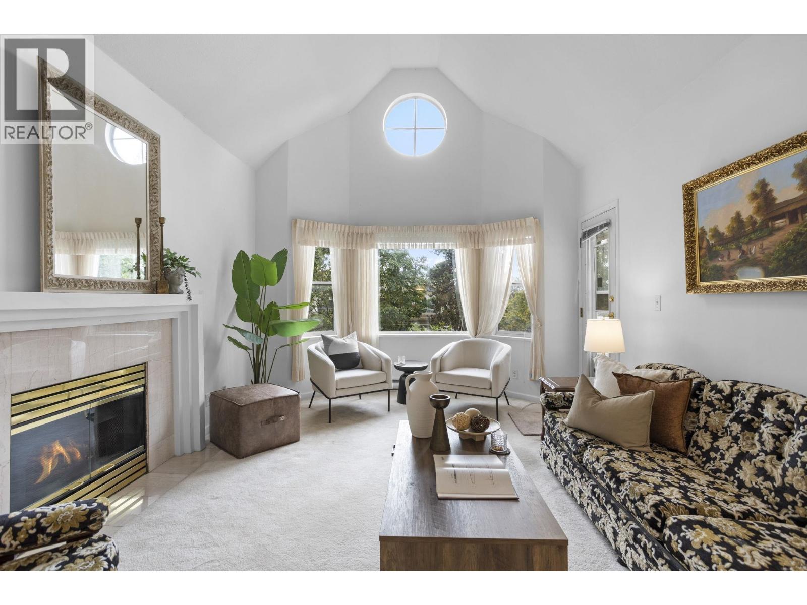 5375 Victory Street Unit 303, Burnaby, BC V5J 1T2