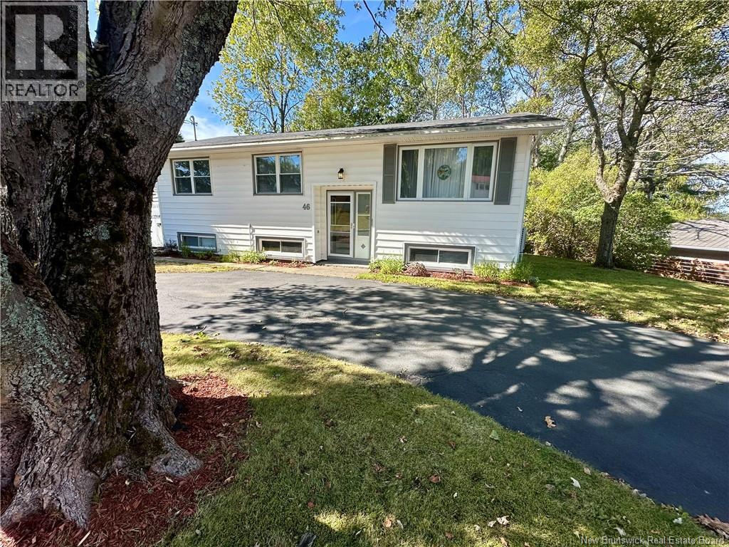 46 Parkhill Dr, Saint John, NB E2J 2V7