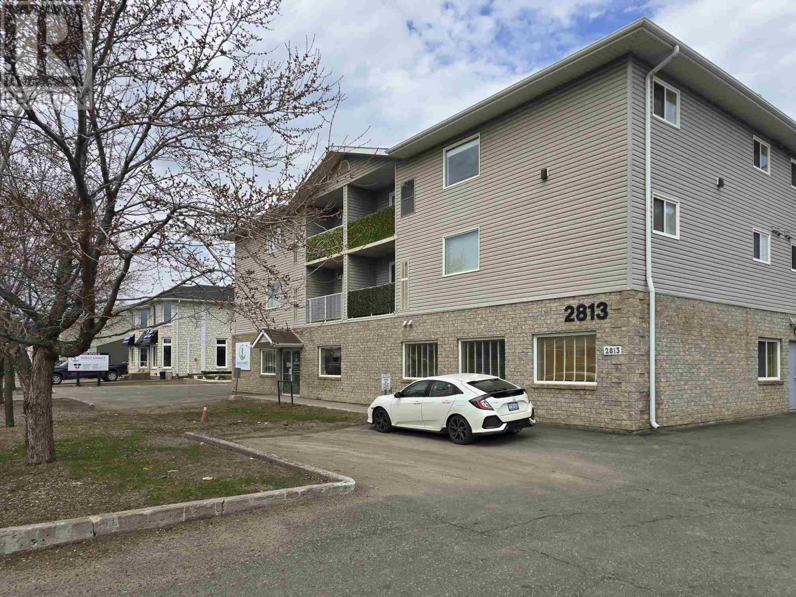 2813 Arthur St, Thunder Bay, ON P7E 5P5