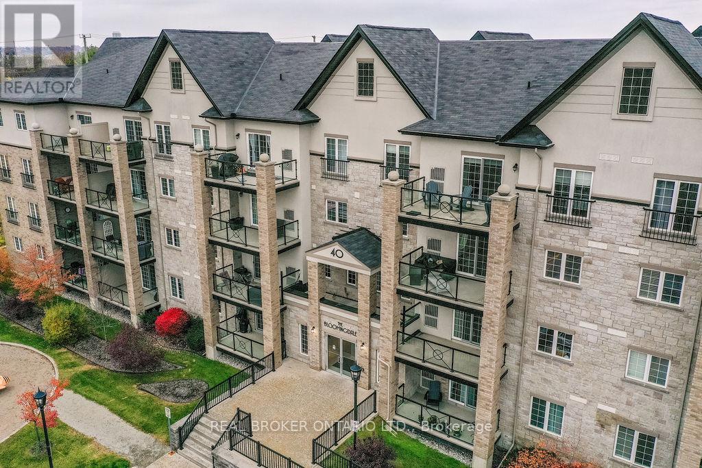 404 40 Ferndale Dr S, Barrie, ON L4N 2L3