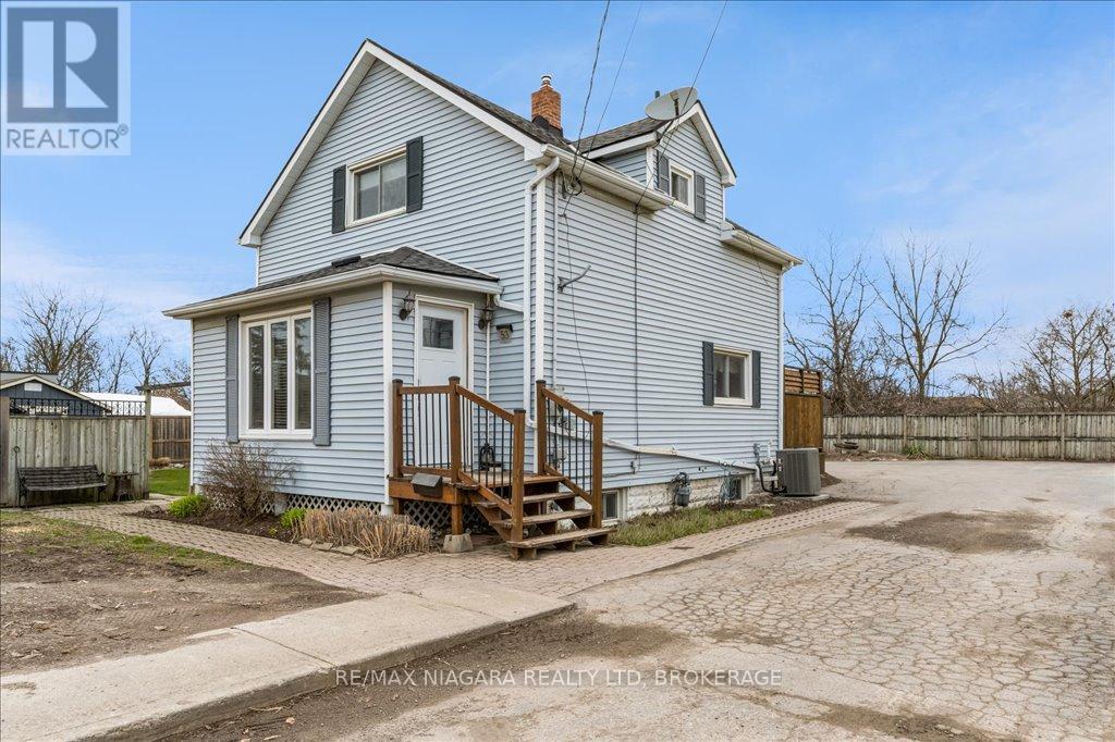53 Turner Cres, St. Catharines, ON L2P 2H8
