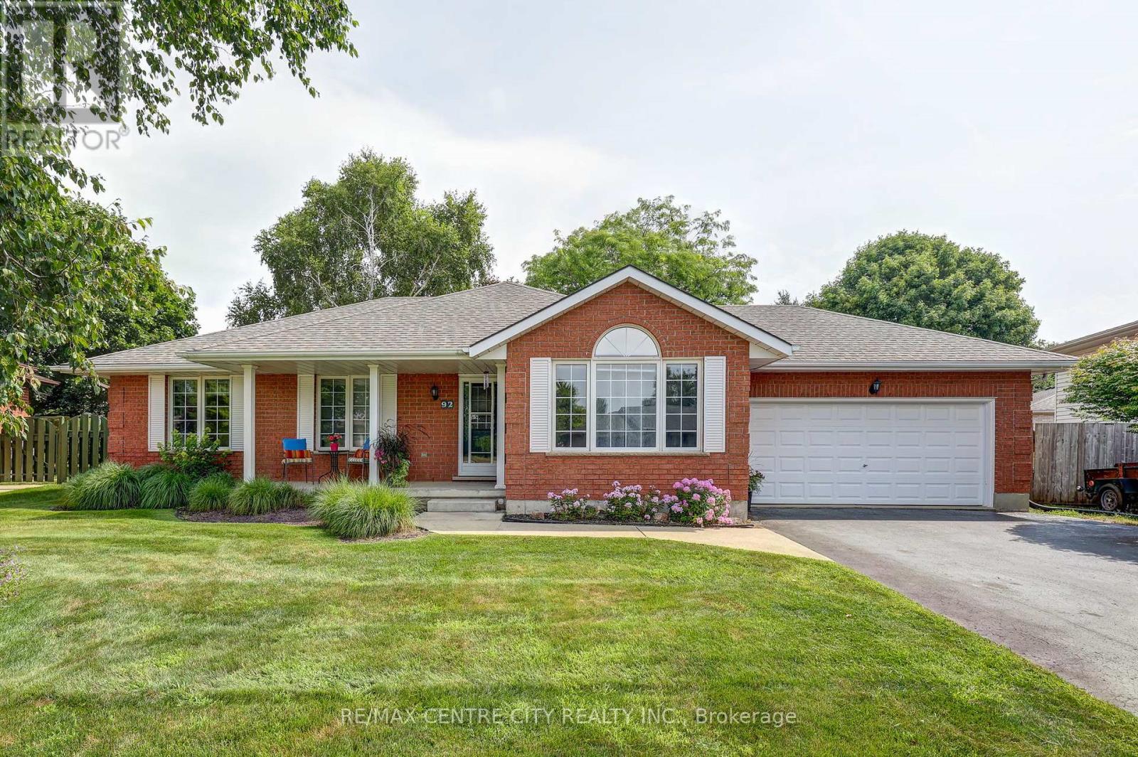 92 Glendale Dr, Tillsonburg, ON N4G 5R2